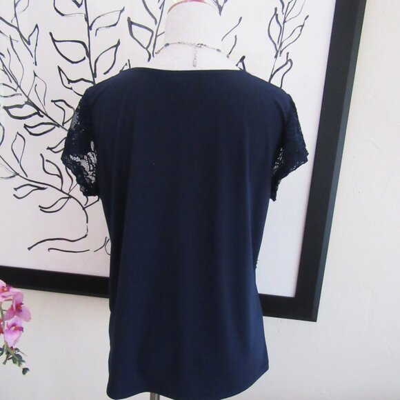 ADRIENNE VITTADINI navy blue t shirt with lace trim & sleeves - size Small - Picture 3 of 7